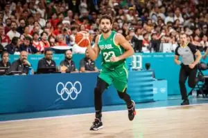 Retorno de Raulzinho reforça seleção brasileira para eliminatórias da Copa do Mundo de basquete