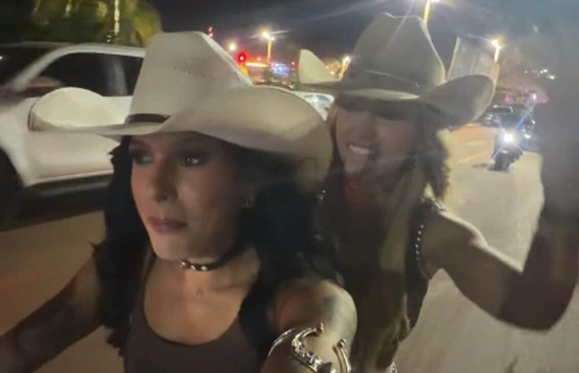 Ana Castela andando de moto - Instagram