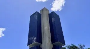 Banco Central liquida duas empresas do grupo Simpala por graves violações financeiras