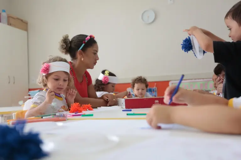Cursos gratuitos apoiam ações para a primeira infância