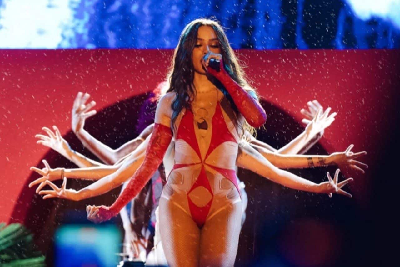 Carnatal, Anitta- Instagram