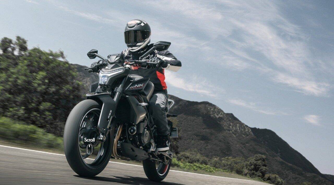 CFMoto 450NK - Divulgação/CFMoto