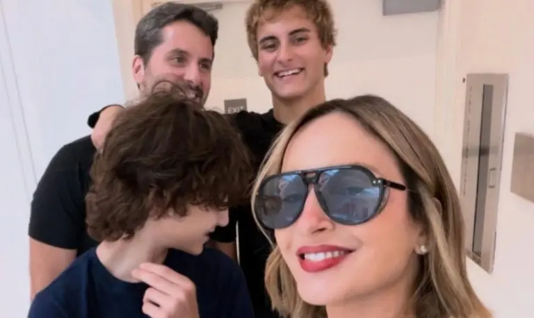 Claudia Leitte com seu marido e filhos - Instagram/ claudialeitte