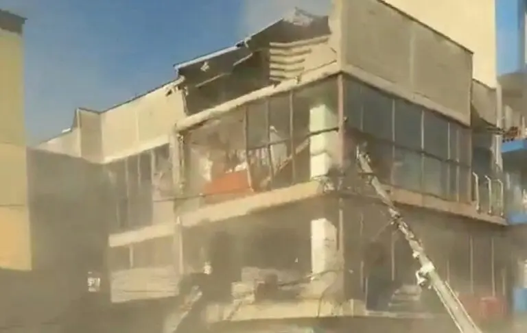 Colombia Terremoto 220 mortos - X