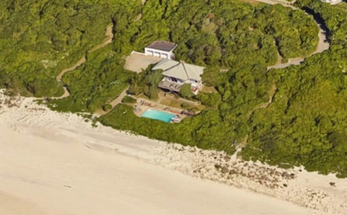 De Niro herdou de seu pai uma deslumbrante residência em Montauk, Nova Iorque - Reprodução/Google Earth