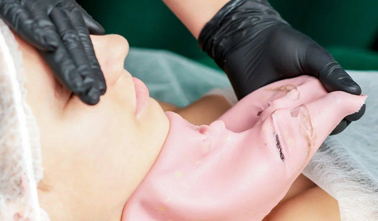 Drenagem linfática facial -okskukuruza/Istock.com