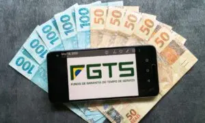 FGTS: o que considerar antes de aderir ao saque-aniversário em 2026, segundo analistas