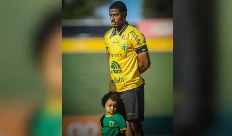 Filho do jogador Gustavo Simões, do Ypiranga Futebol Clube, morre aos 2 anos; órgãos serão doados - Instagram