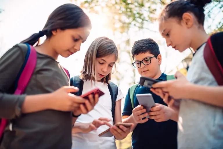 Punições ficam mais severas quando os crimes são praticados em redes sociais e aplicativos de mensagens - Foto: GettyImages