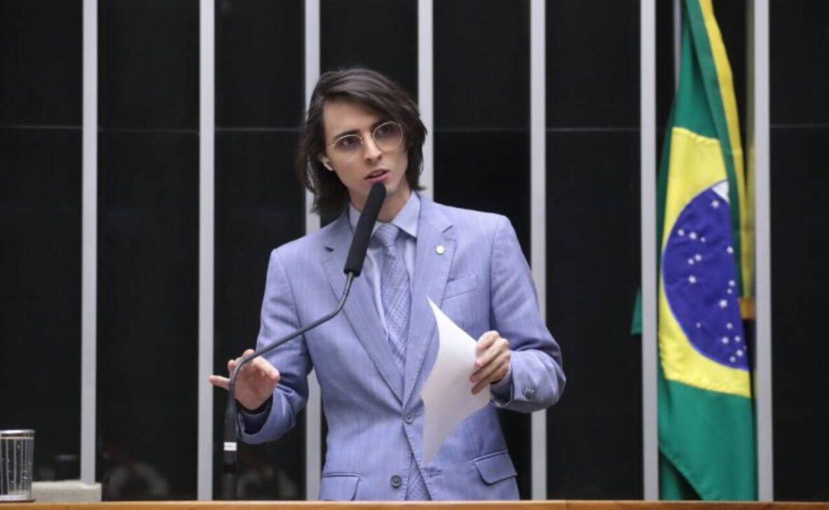 Amom Mandel recomendou a aprovação do projeto, com mudanças - Foto: Bruno Spada/Câmara dos Deputados