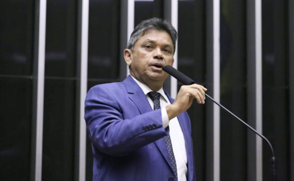 Márcio Jerry recomendou a aprovação do projeto, com mudanças - Foto: Kayo Magalhães / Câmara dos Deputados