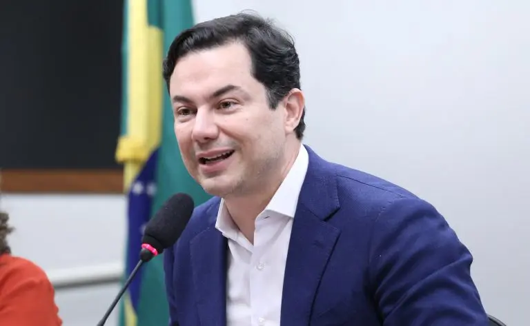 Clodoaldo Magalhães: a medida é necessária e coerente com a proteção ambiental e a saúde pública - Foto: Kayo Magalhães/Câmara dos Deputados