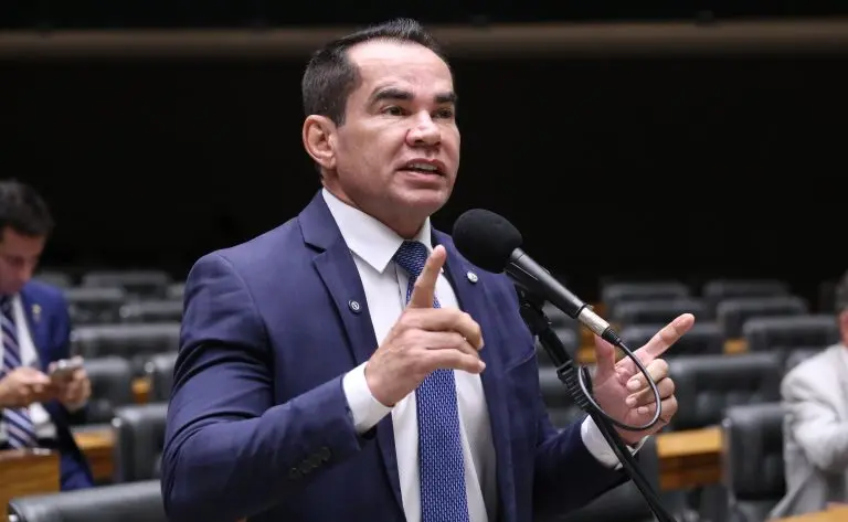 Stélio Dener: a rapidez da resposta é um fator determinante para a preservação da vida - Foto: Kayo Magalhães/Câmara dos Deputados