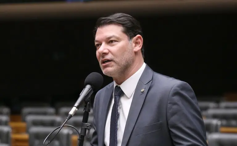 O autor da proposta, deputado Roberto Duarte - Foto: Kayo Magalhães / Câmara dos Deputados