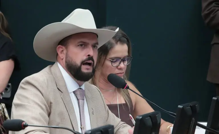 Zé Trovão: "Proposta pode dar visibilidade às injustiças enfrentadas por essa população" - Foto: Bruno Spada / Câmara dos Deputados