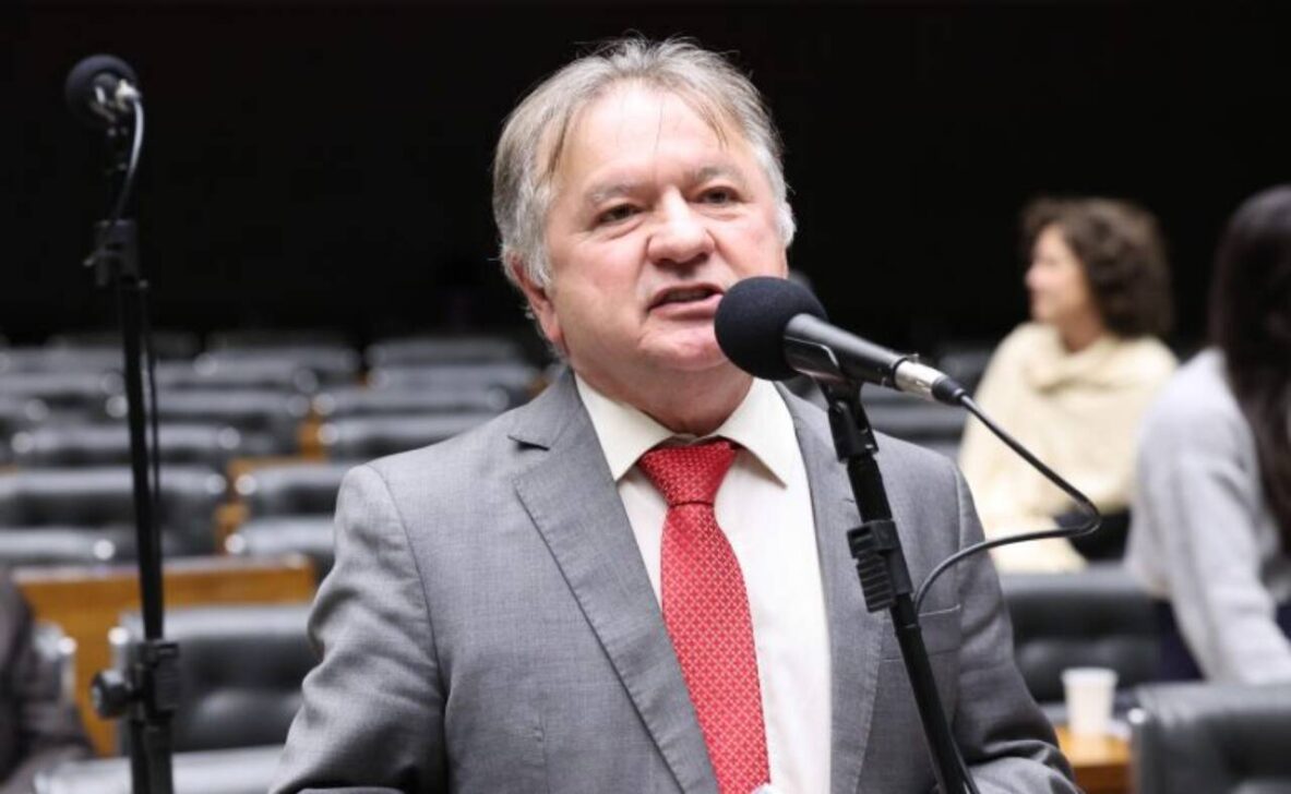 Merlong Solano: medida viabiliza o efetivo acompanhamento pela população das obras - Foto: Kayo Magalhães / Câmara dos Deputados