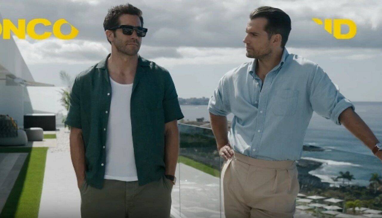 Filme de Guy Ritchie com Henry Cavill fracassa nos cinemas mas vira hit no streaming global