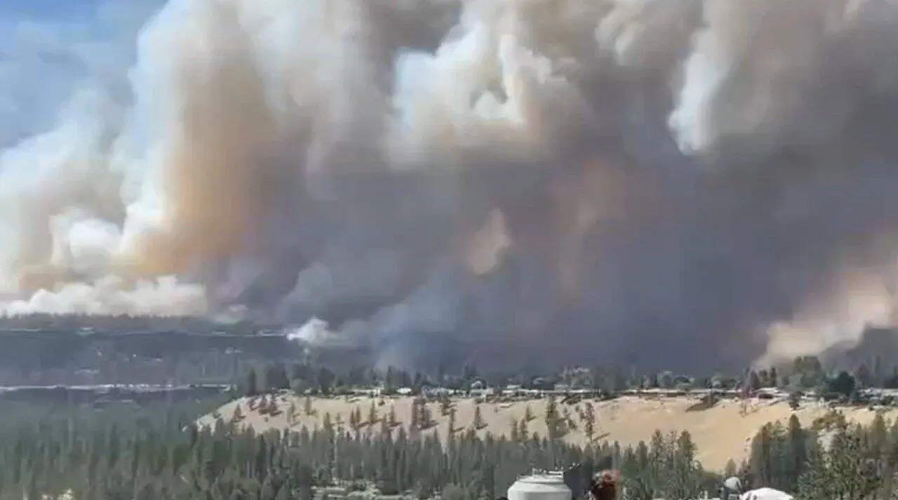 Uncontrolled fire destroys properties in Spokane and forces residents to flee