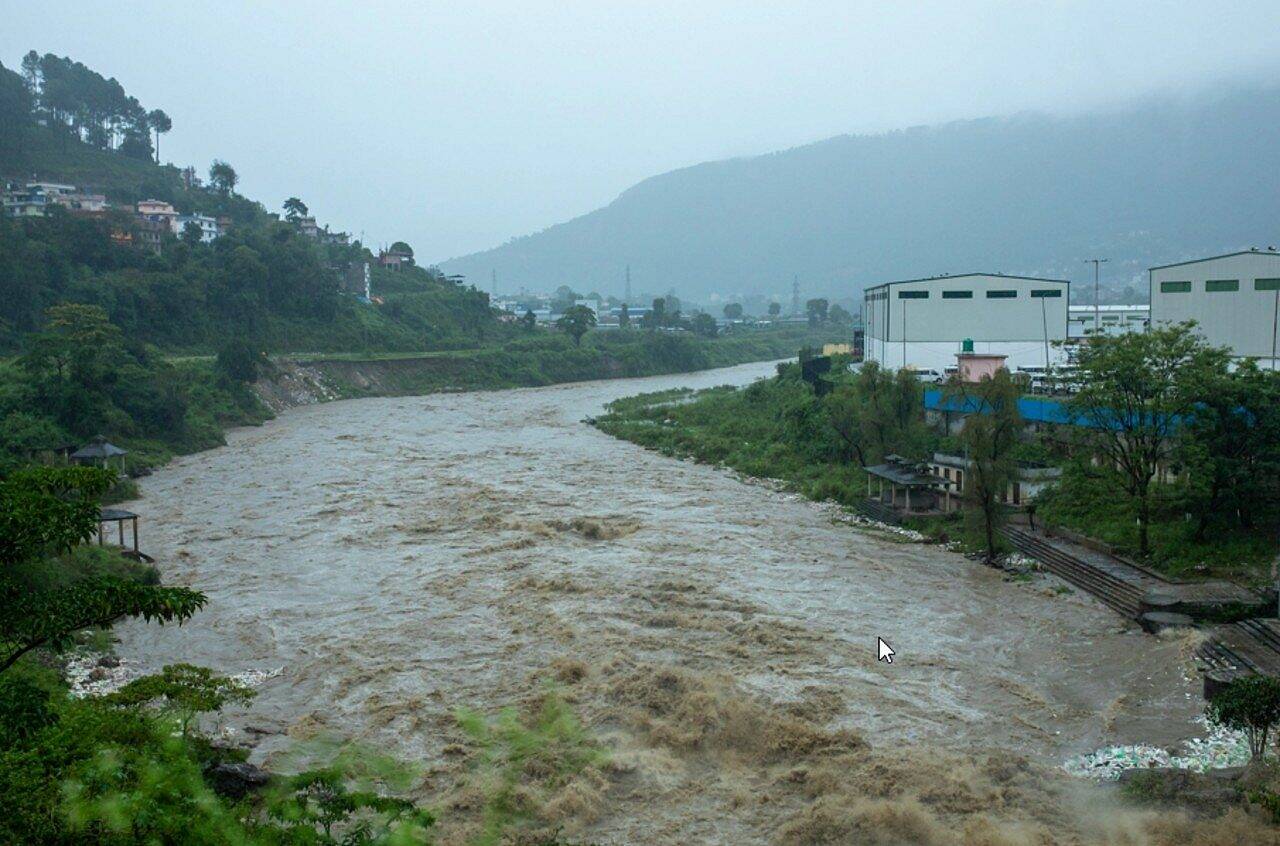 Inundação Nepal - Pratisha Manandhar/Shutterstock.com