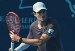 Dores no abdômen tiram João Fonseca de Cincinnati e levam tenista ao Brasil antes do US Open