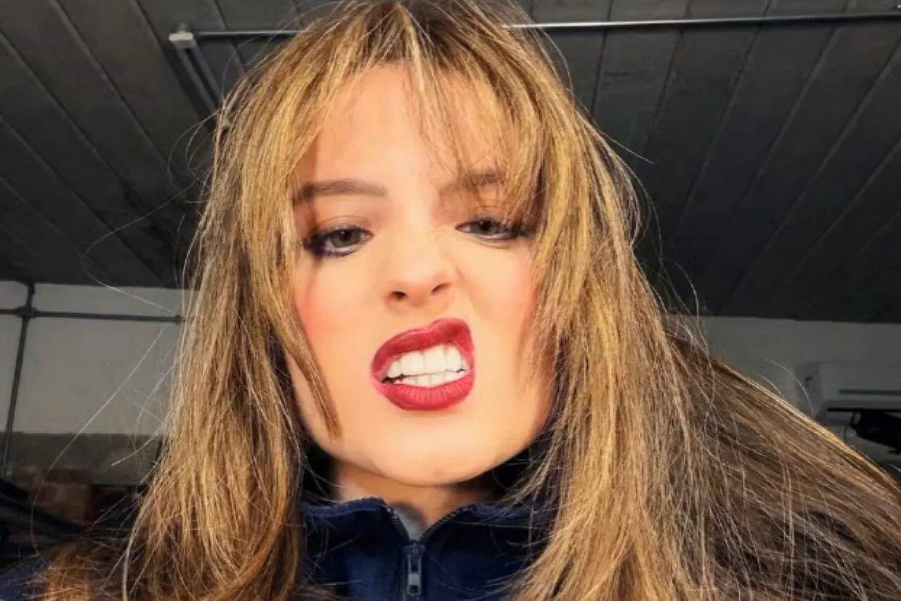 Larissa Manoela faz careta - Instagram