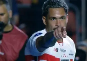 Luciano aprovecha el centro y anota en São Paulo x Bolívar en la Copa Sudamericana