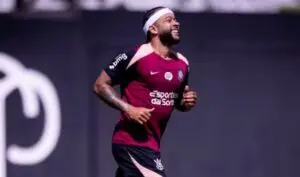 Após renovação de Memphis, Corinthians provoca Palmeiras com a frase ‘rasguem os recibos’