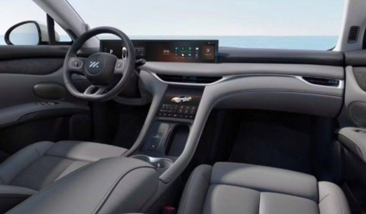 MG IM6 tem interior com duas telas - Divulgação/MG