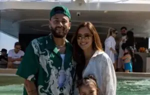 Neymar Jr. adquire novo iate de R$ 120 milhões com heliponto e piscina, exibido por Bruna Biancardi