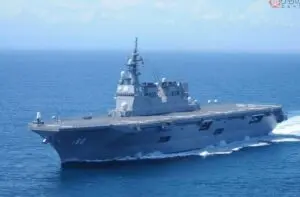 Navio de guerra Ise se transforma em hub logístico vital para socorro em Kumamoto no Japão