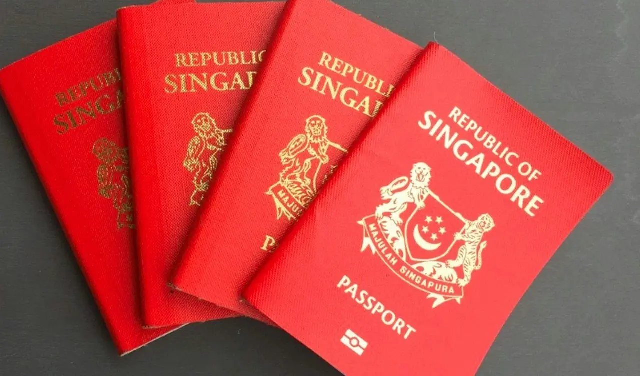 Passaporte internacional de Singapura - dinopix/ Istockphoto.com