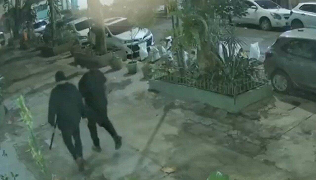 Polícia tenta identificar 5° envolvido no linchamento de Cláudio Rafael - reprodução