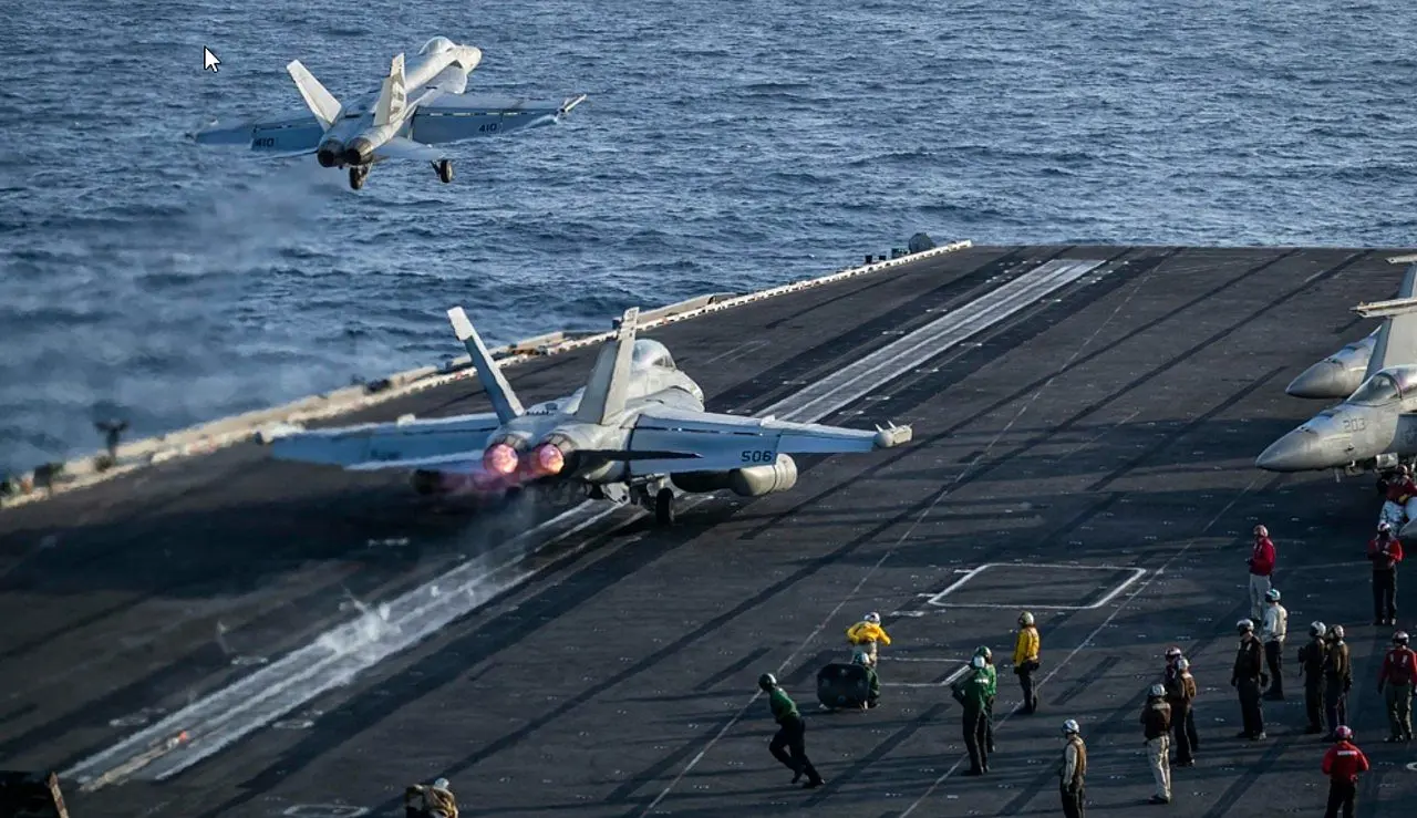 porta-aviões USS Abraham Lincoln - rikinik / Shutterstock.com
