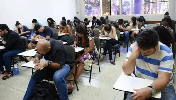 Prova, alunos, Encceja - Divulgação/ MEC