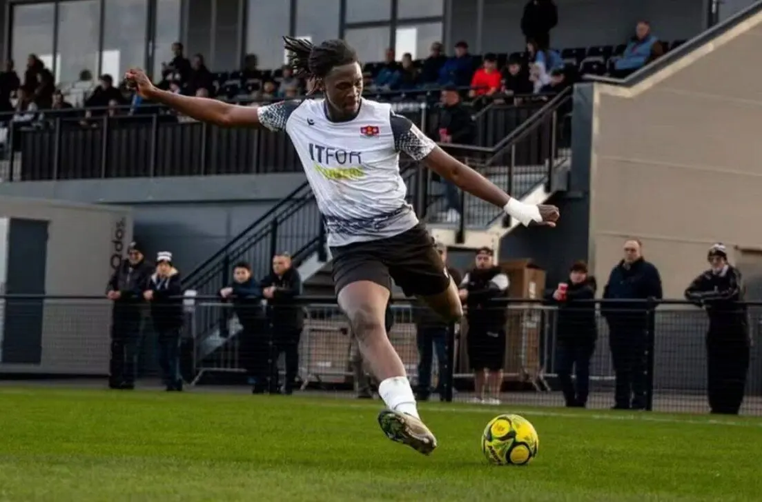25-year-old player with experience in English football dies after collapsing in pre-season friendly