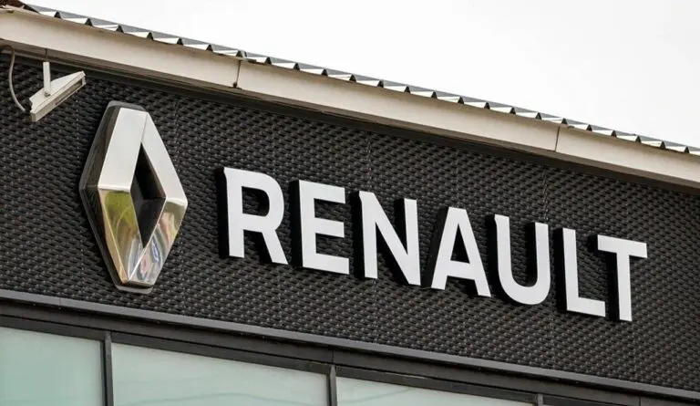 Renault - Eugene_Photo / Shutterstock.com