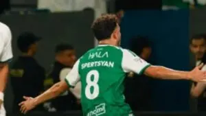 Rui Pedro scores for Al Okhdood against Al Khaleej; game continues in the 2nd half