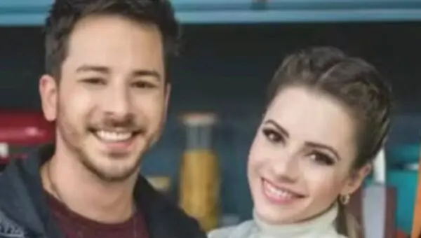 Sandy celebrou performance de Junior na estreia do Estrelas da Casa — Foto: Reprodução/Instagram; Globo