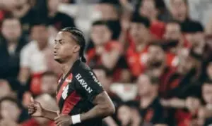 Athletico-PR e Bragantino empatam em duelo pelo Brasileirão