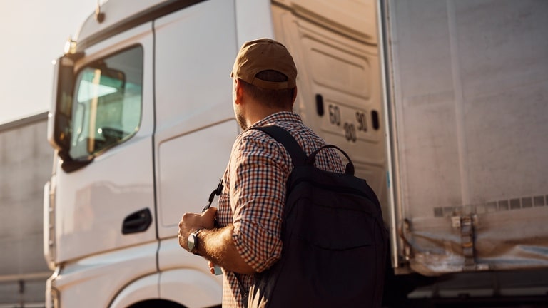 Formalização como MEI Caminhoneiro oferece acesso a previdência e benefícios essenciais para autônomos do transporte de cargas
