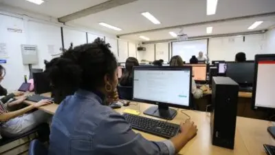 Estudantes de licenciatura podem se inscrever para receber bolsa destinada a futuros professores