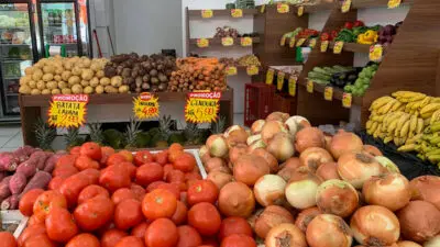 Preços da energia elétrica e dos alimentos caem, e país tem deflação em agosto