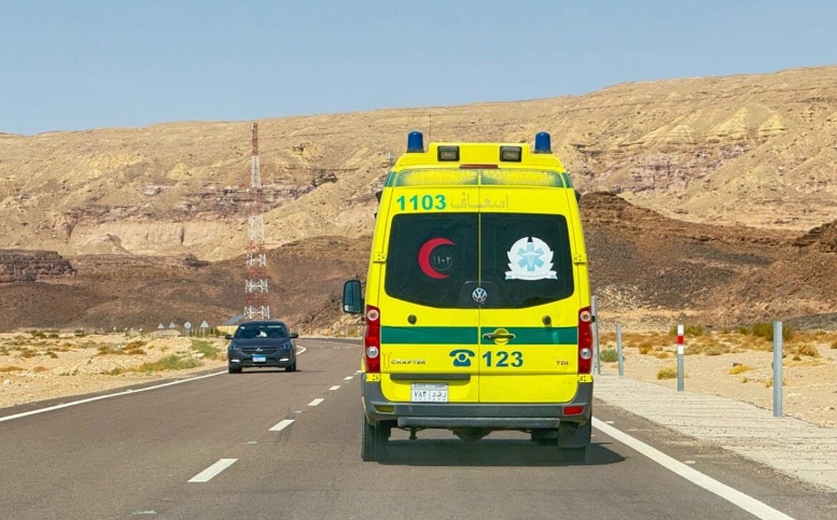 ambulância Egito - onapalmtree/Shutterstock.com