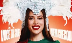 Anitta assume posto de nova rainha de bateria na Grande Rio
