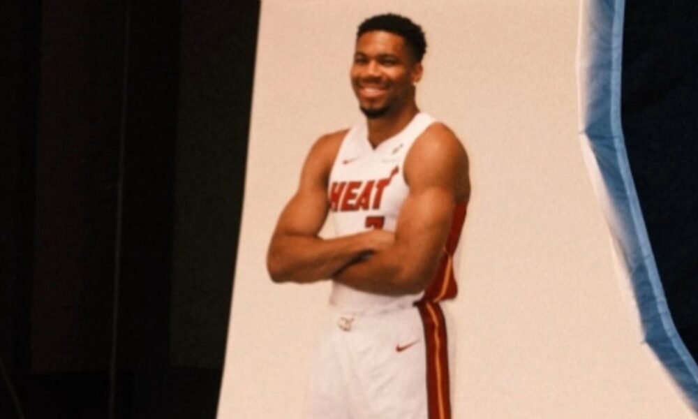 Giannis Antetokounmpo hands out sneakers to Miami Heat squad