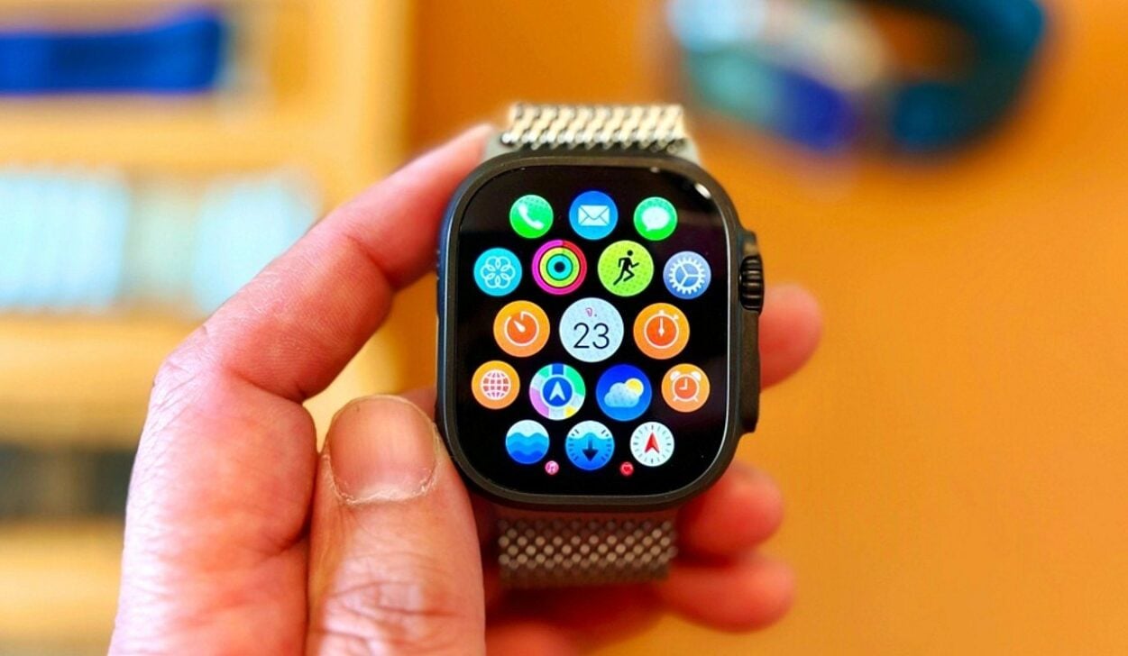 Apple Watch - iviewfinder / Shutterstock.com