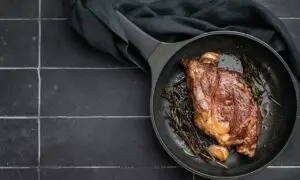 Bife, carne - Mironov Vladimir/Shutterstock.com