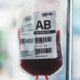 Bolsa, doação de sangue - Gorodenkoff/Shutterstock.com