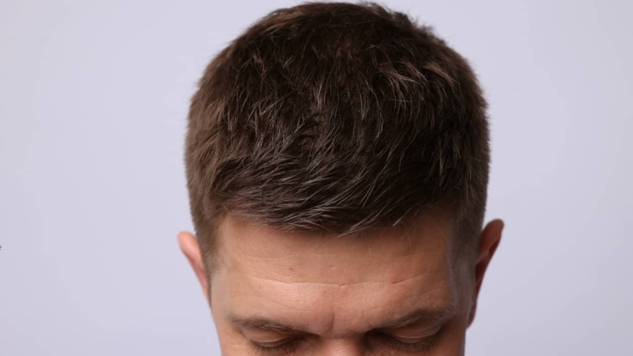 Cabelo masculino - New Africa / shutterstock.com