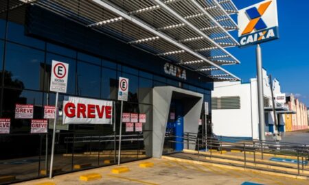 Caixa Econômica Federal, Greve - Alf Ribeiro / Shutterstock.com